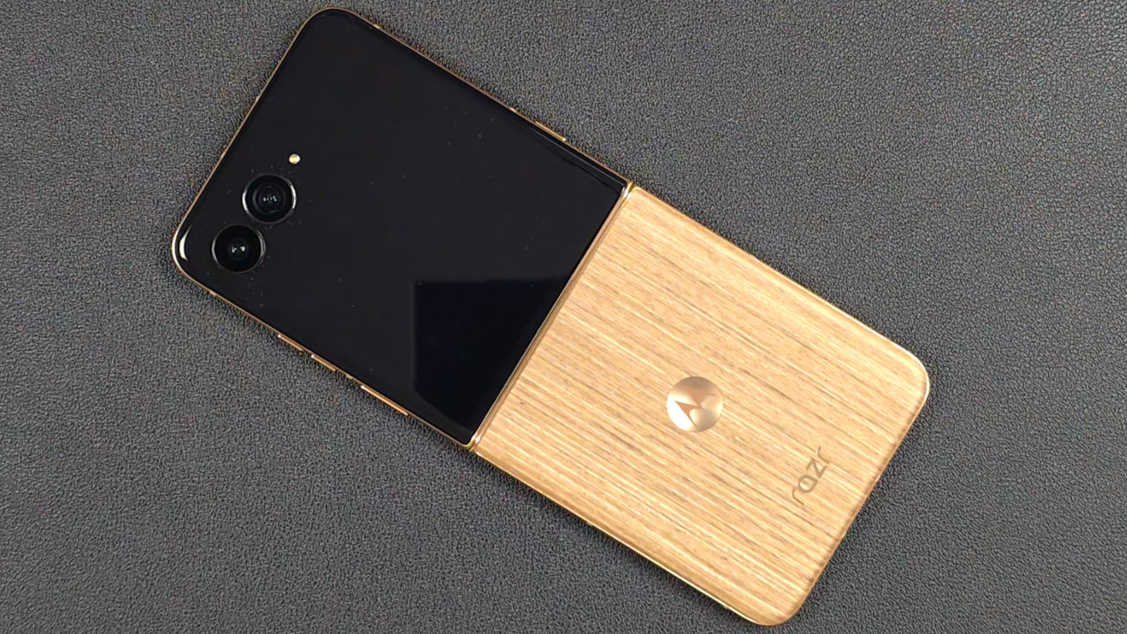 Motorola Razr 60 Ultra flip phone real test review